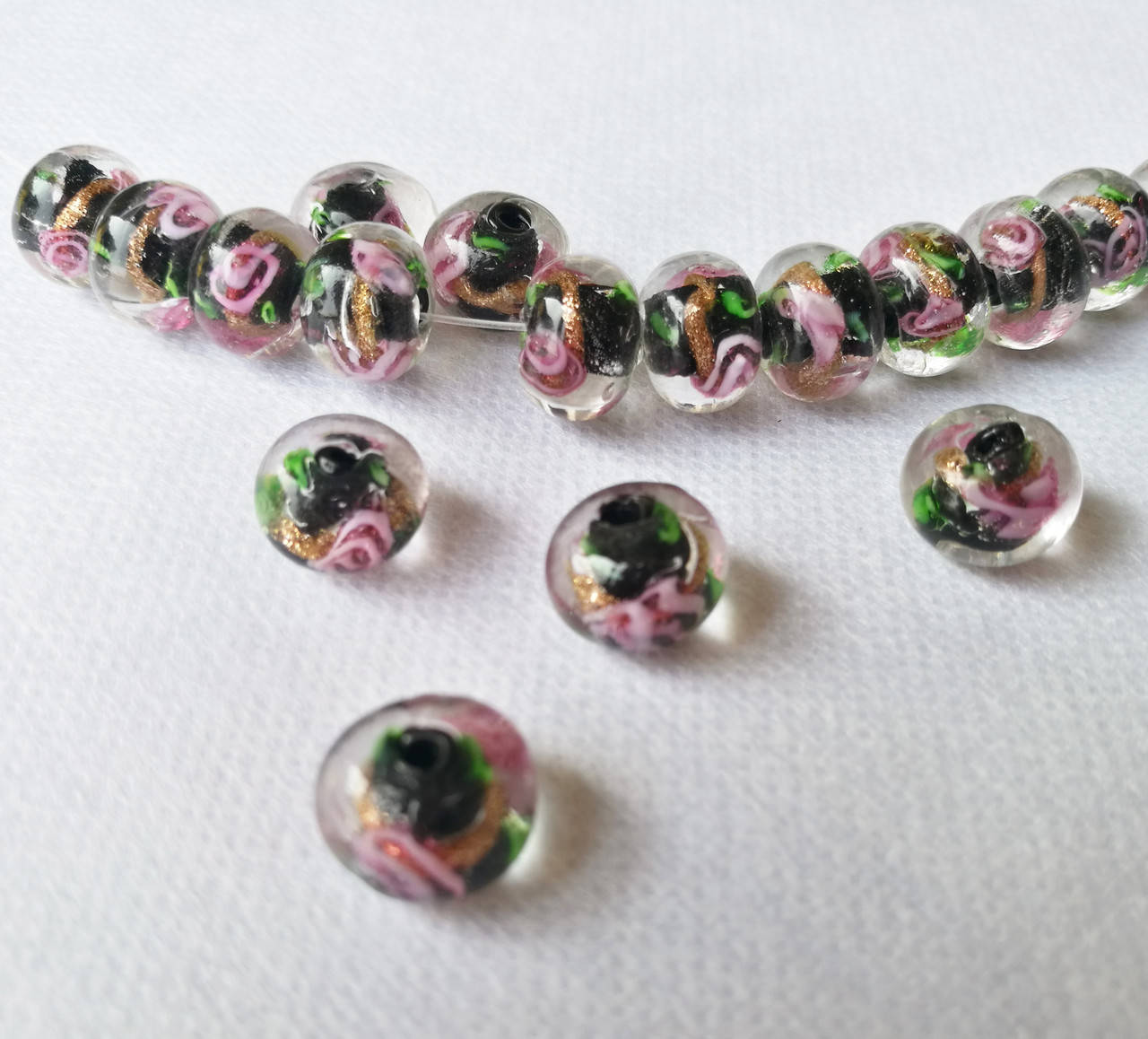 

Намистина LW, «Троянда на чорному тлі», рондель 9х11 мм