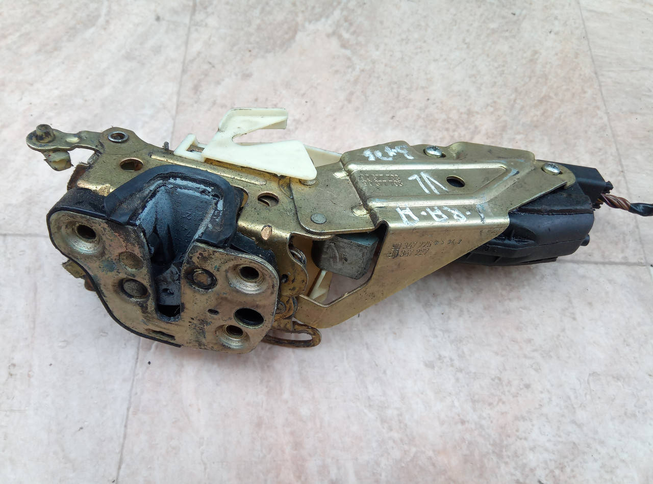 

Дверной замок ( передний левый ) Opel Vectra A GM 90 377 703, 90 347 225
