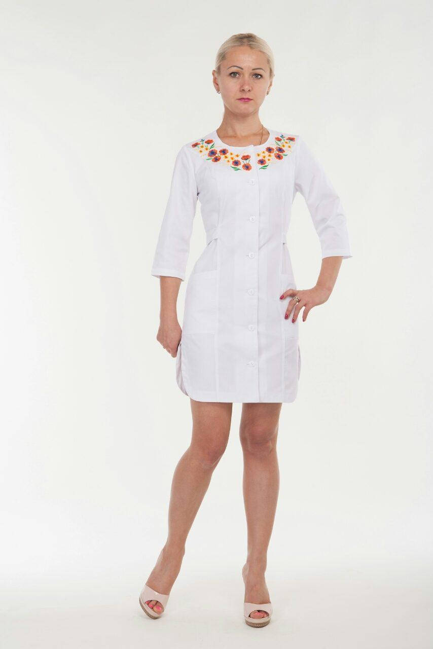 

Медицинский халат с вышивкой, Белый