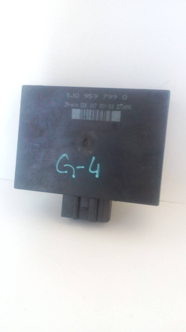 

Блок комфорта Volkswagen Passat B5, Golf 4, Пассат Б5, Гольф 4. 1J0959799Q.
