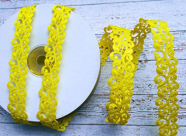 

Тасьма декоративна "в'юнчик" 20мм № 22 жовта