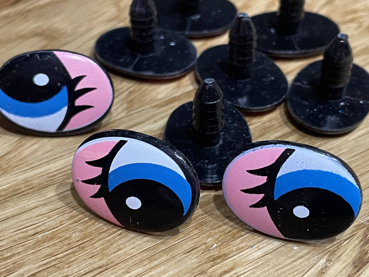 

Глазки №822 (2.5х1.8см)