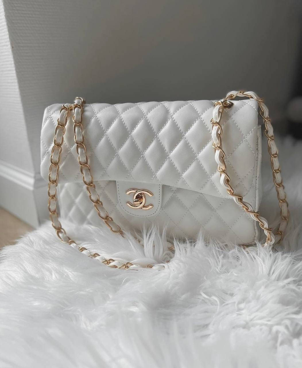

Модная женская белая сумка Chanel Шанель с ручками, Белый