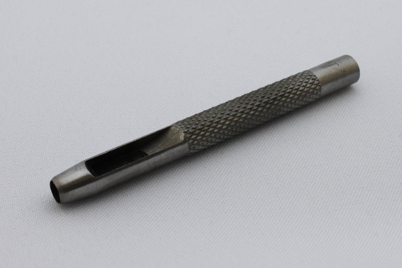 

Просечка (пробойник) для вырубки отверстий в коже, диаметр - 5 мм, артикул СК 6004