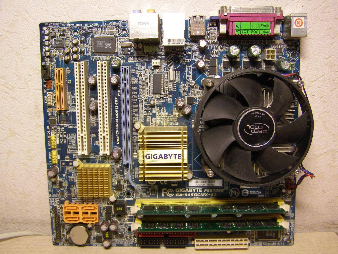 

Комплект материнская плата GIGABYTE GA-945GCM-S2С +проц е2180+2Гб+кулер код.кп38