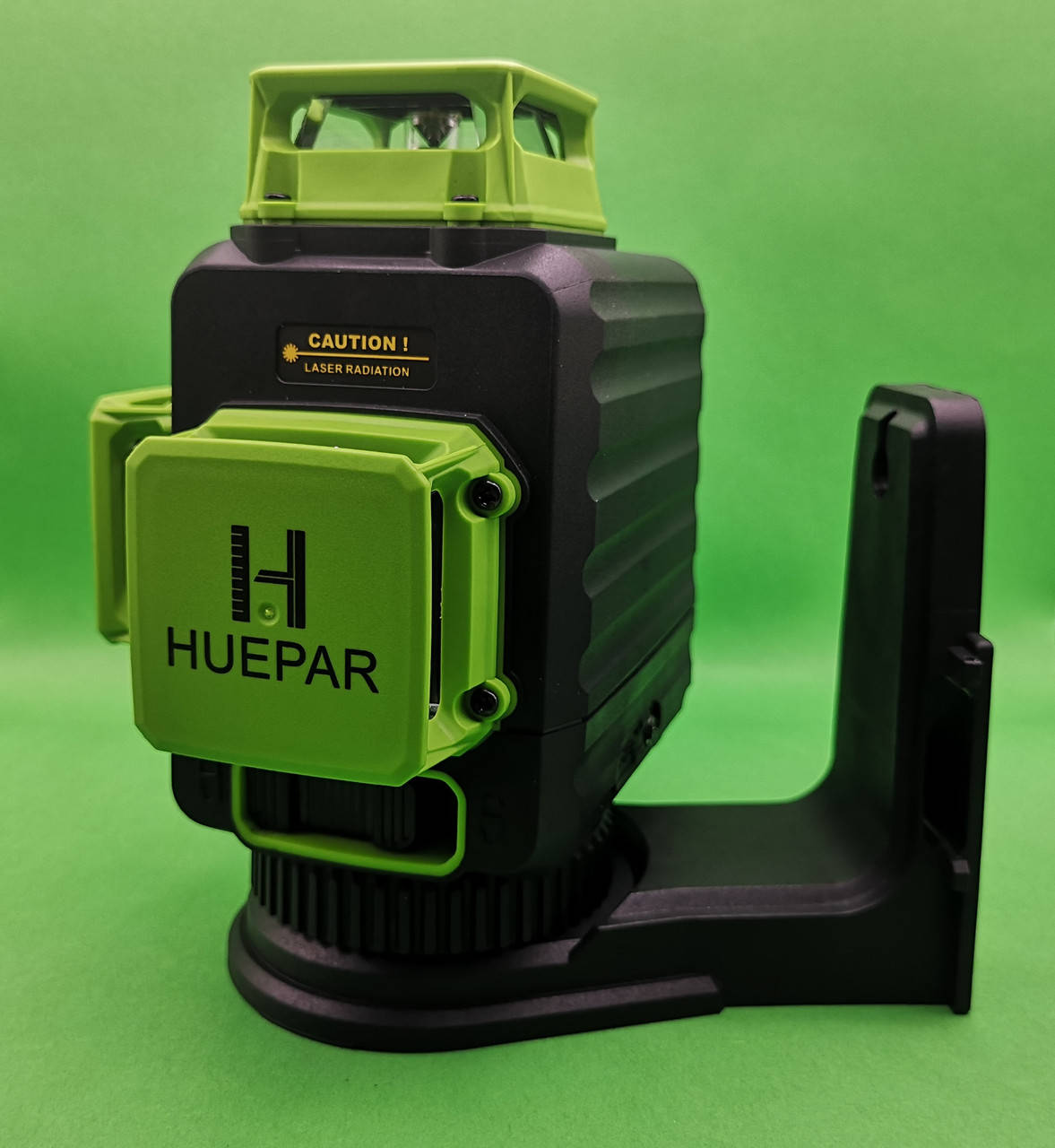 

Лазерний рівень Huepar B03CG у кейсі