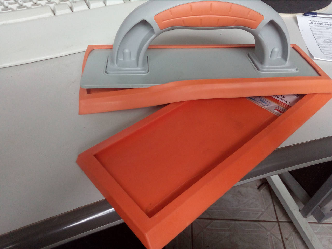 

Резиновый шпатель для затирки+ запасная резина