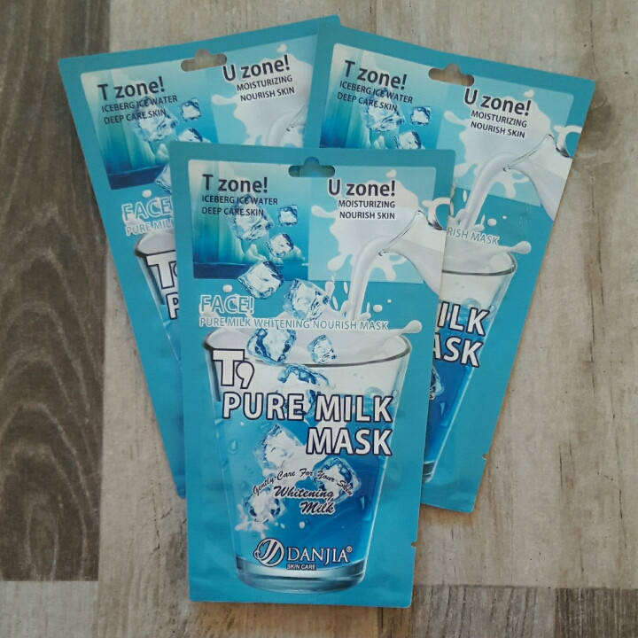 

Тканевая маска для лица с молочными протеинами Danjia 30ml