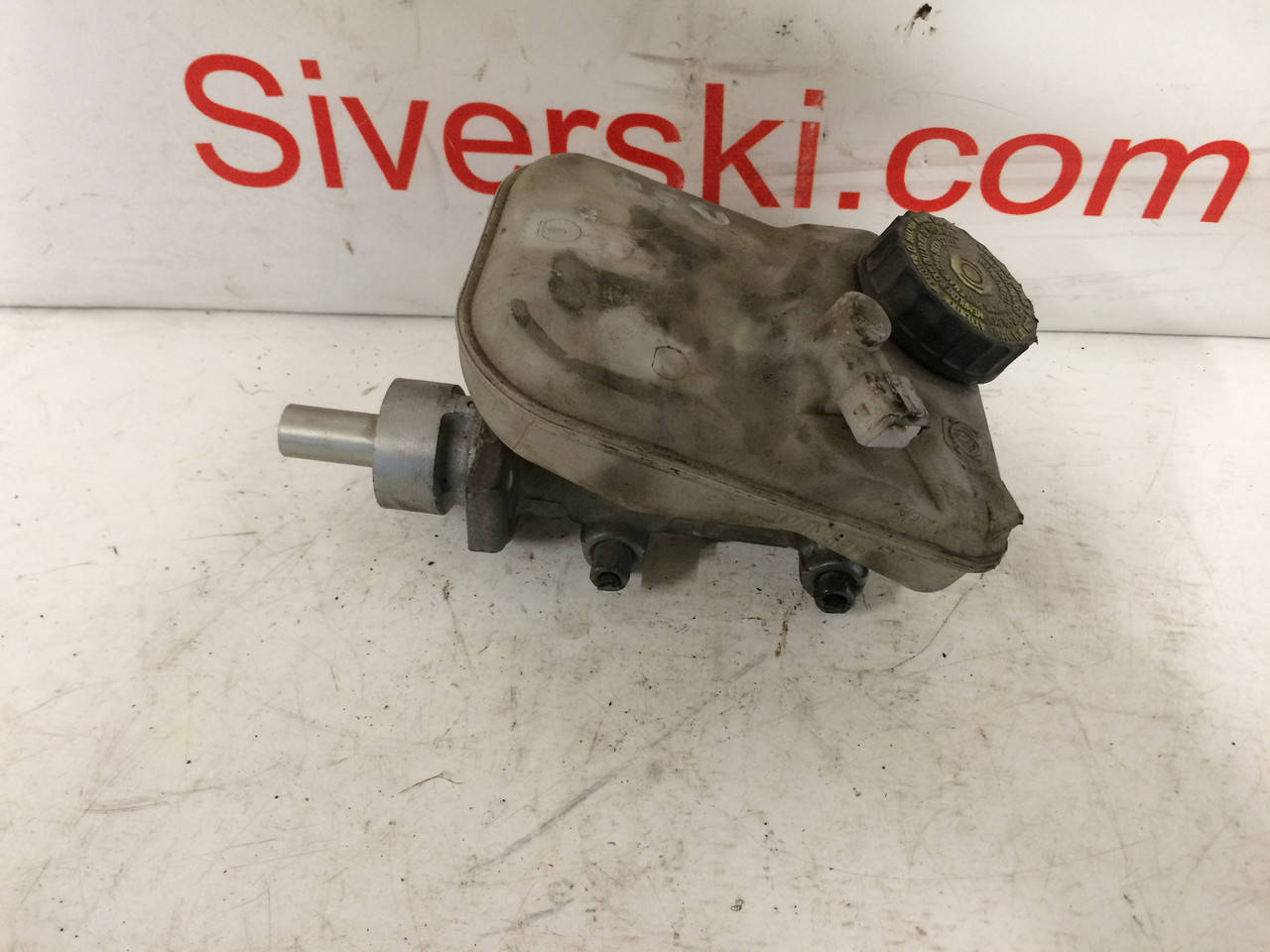 

Главный тормозной цилиндр Peugeot Partner/Citroen Berlingo M49/5 без ABS