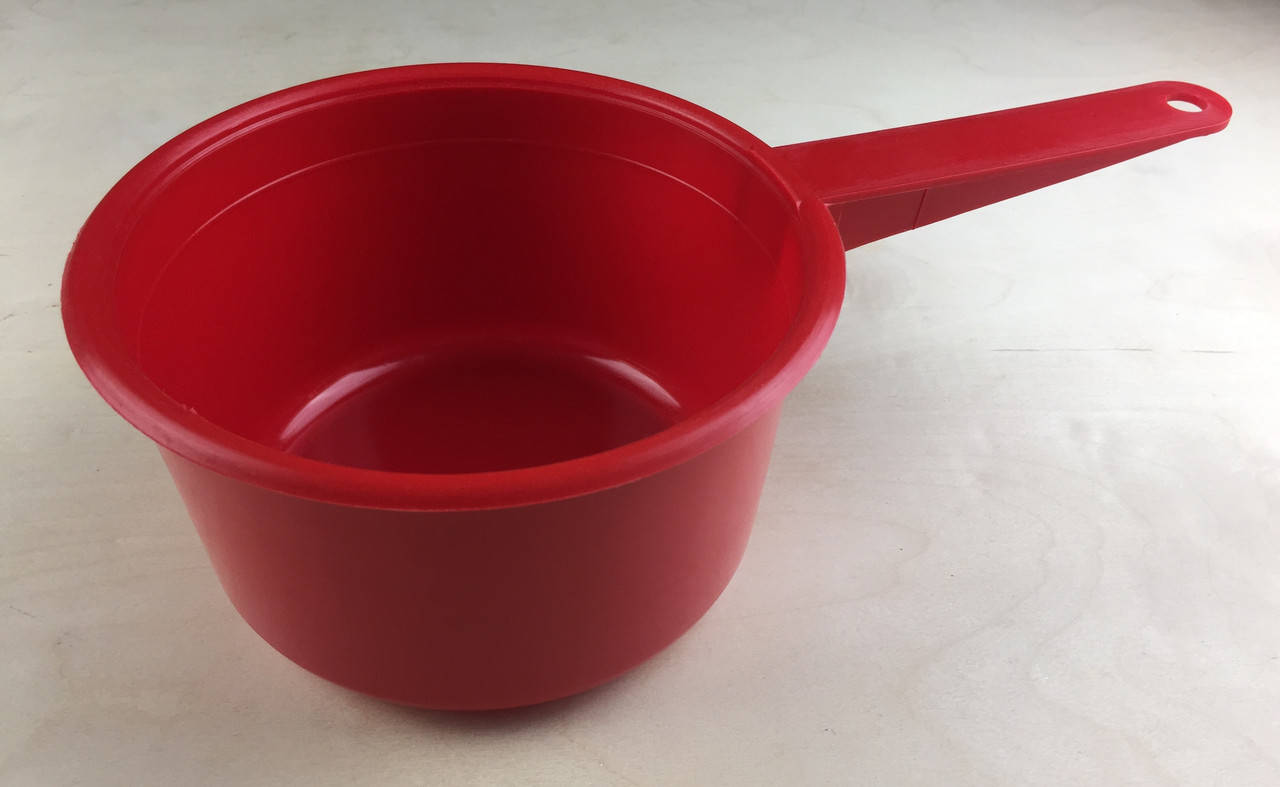 

Ковшик пластиковый для воды.