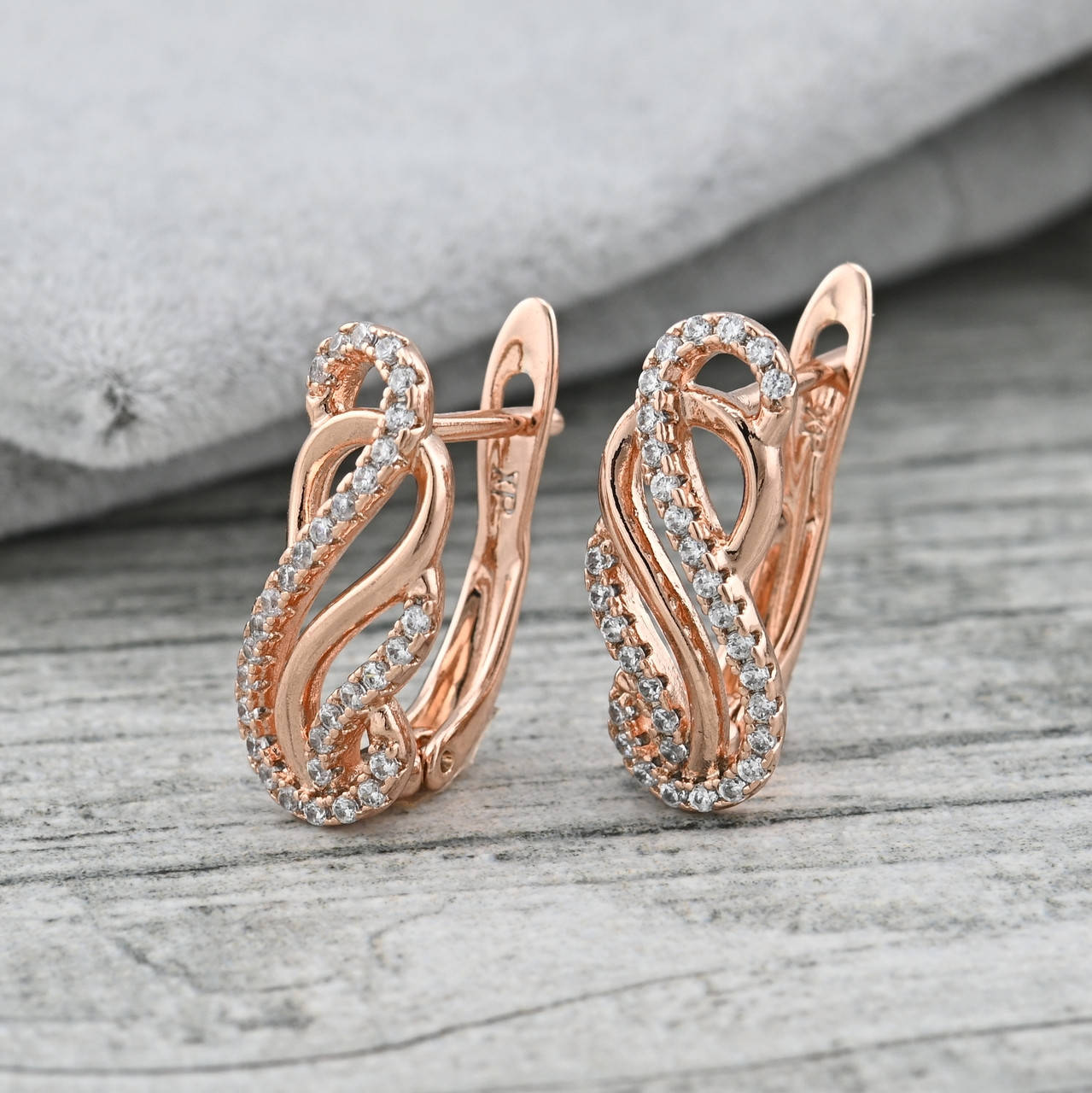 

Серьги 35780 размер 17х7 мм белые фианиты вес 2.5 г позолота РО