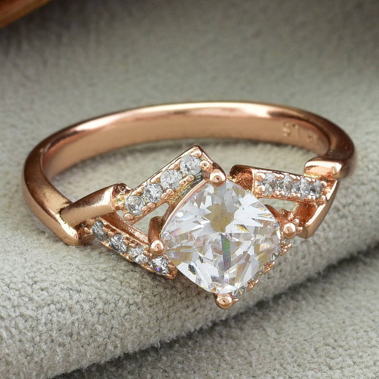 

Кольцо Xuping 15191 ширина 9 мм белые фианиты позолота РО размер 16