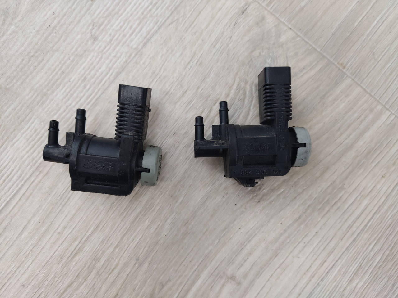 

Клапан управления рециркуляции EGR 2.0 TDI VAG Audi Q5 09-17 1K0906283A 1K0 906 283 A
