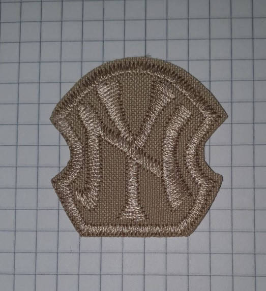 

Нашивка New York цвет бежевый 40x40 мм