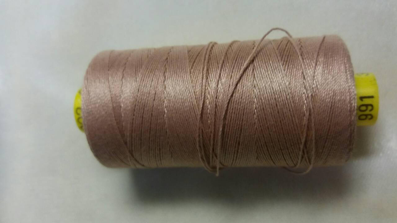 

Нитки Гутерман № 30 (Gutermann), цвет 991, Бежевый