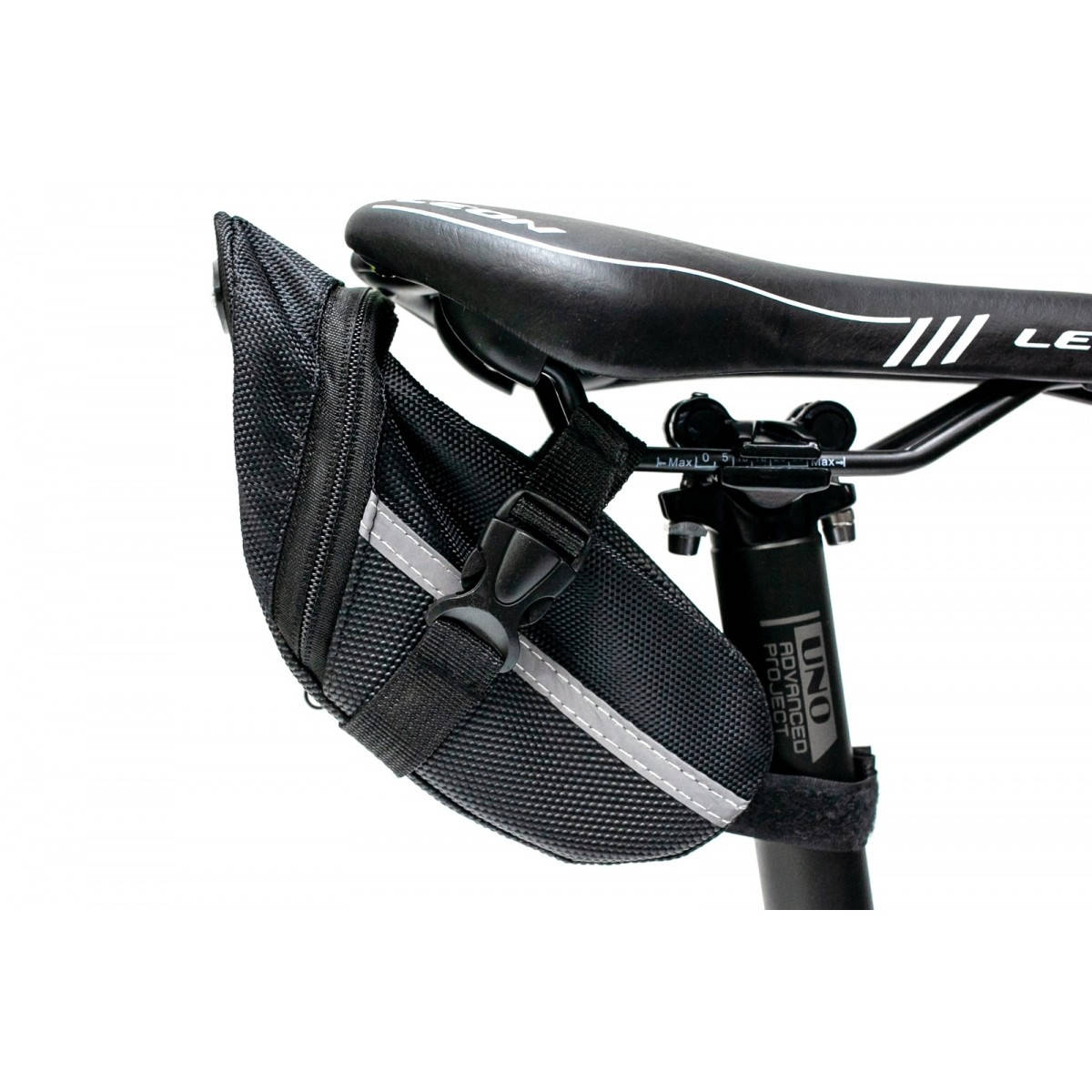 

Велосумка BRAVVOS AZ-401 под седло черный (BIB-022)
