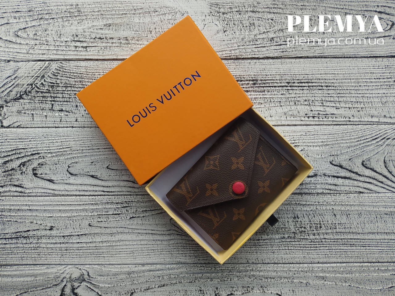 

Компактный женский кошелек LOUIS VUITTON с красной кнопкой., Красный