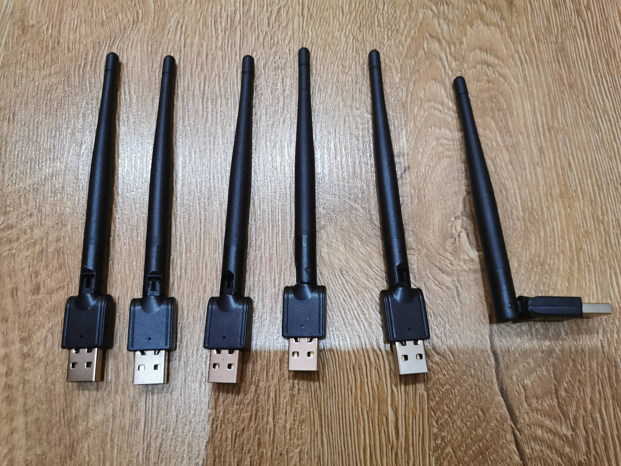 

USB WiFi 3 db антена 13,7см, адаптер 7601 для ноутбуков,ПК,ТВ