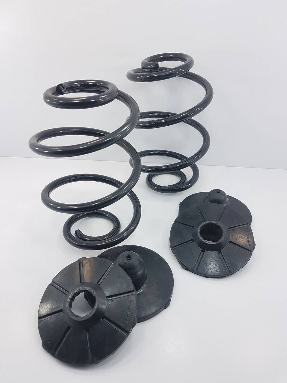 Пружина задняя усиленная в сборе с прокладками Ланос , Нексия , Сенс (14мм) МТ Польша