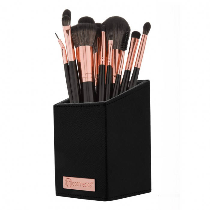 

Набор косметических кистей в черной подставке BH Signature Rose Gold BH Cosmetics Оригинал