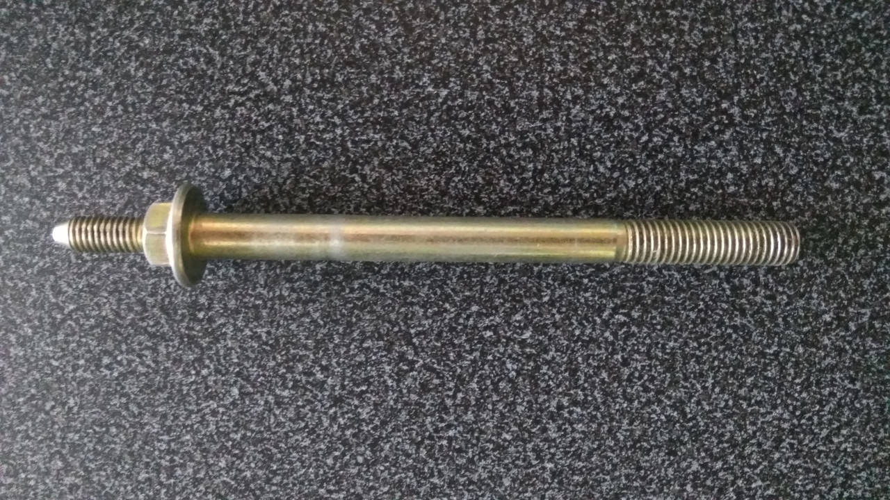 

Болт крепления стартера оригинал CHERY AMULET, A11-3708111