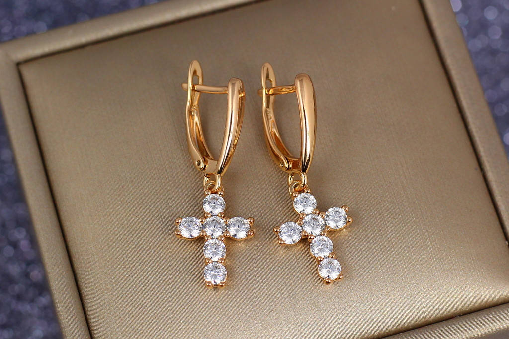 

Серьги Xuping Jewelry крестики с крупными камнями 3 см золотистые
