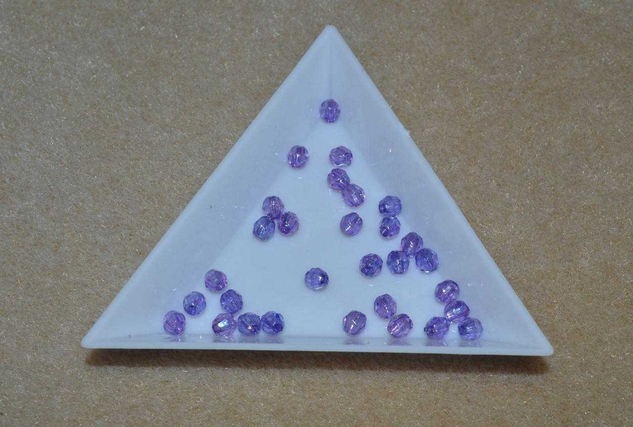 

Бусинка граненая круглая (акрил) 4 мм