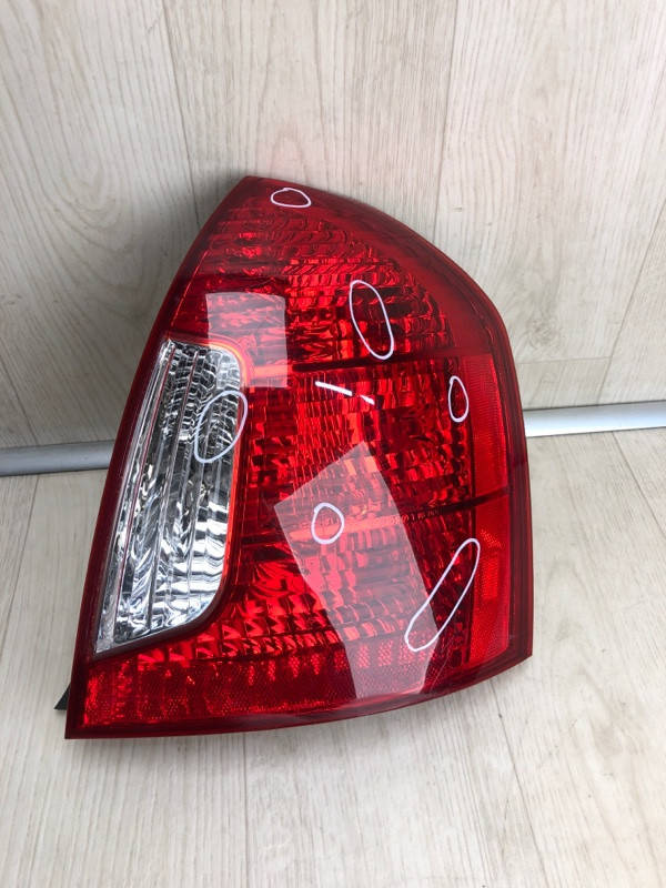 

Фонарь наружный HYUNDAI ACCENT MC 2007 92402-1E010 Прав.