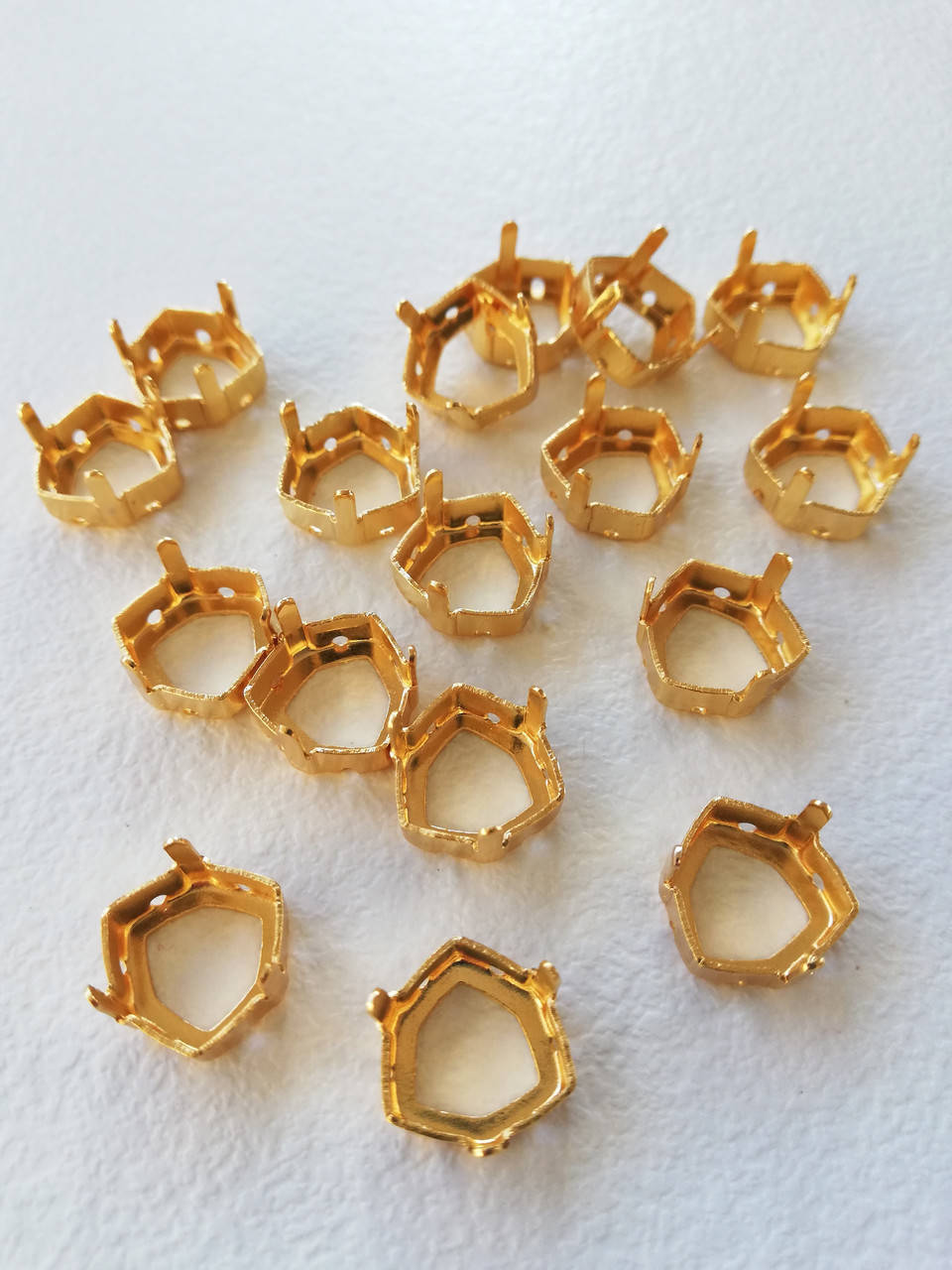 

Цапи 12 мм під тріліанти Колір золото