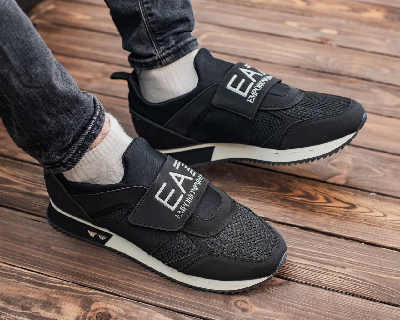 

Стильные кроссовки Еmporio Armani (Емпорио Армани)