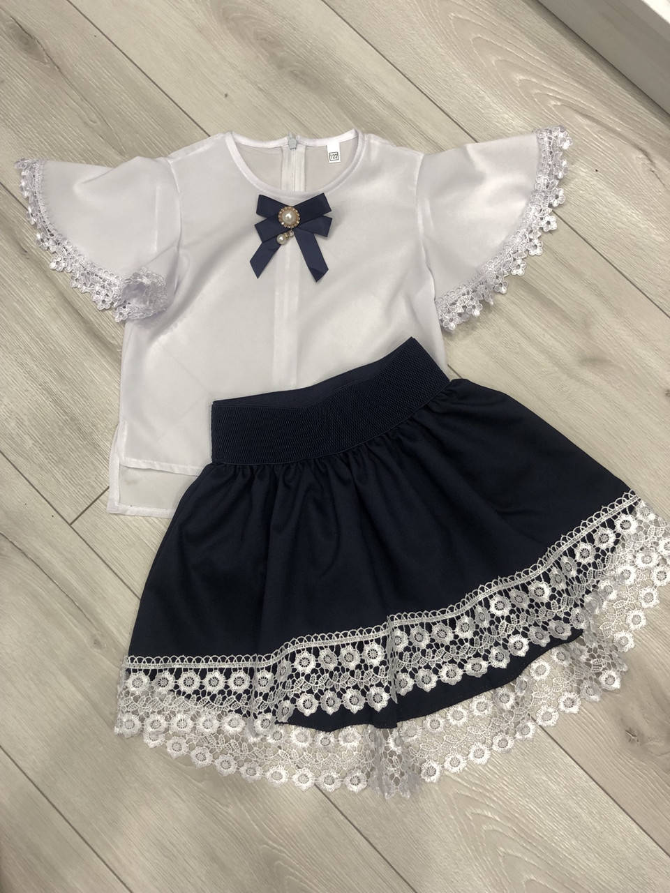 

Комплект школьной формы блузка короткий рукав и красивая юбка 110-134