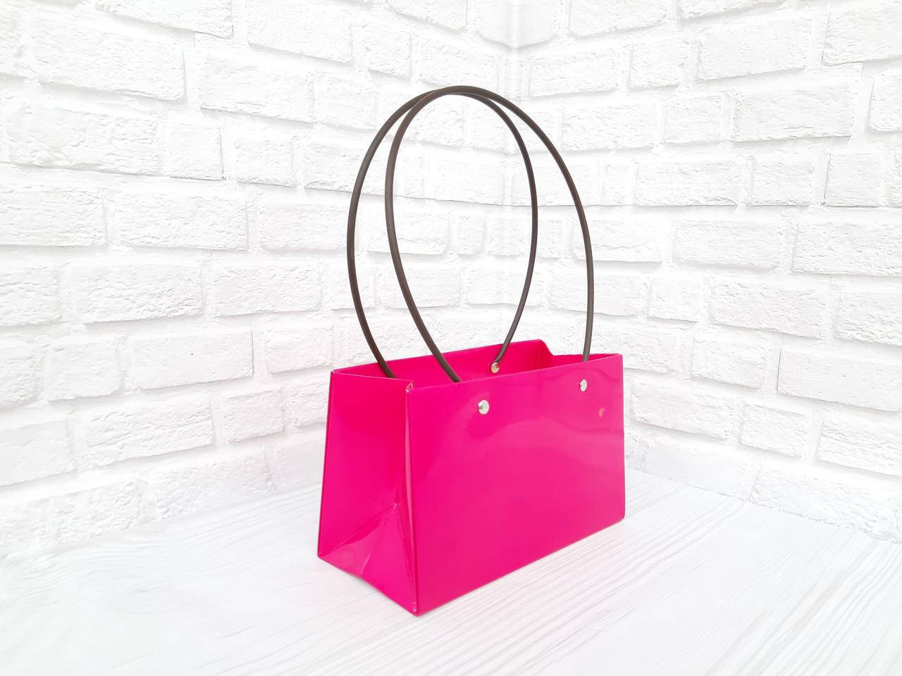 

Самосборный коробок для цветочных композиций "Сумочка Большая". Малина. 10,5*13,5*22 см