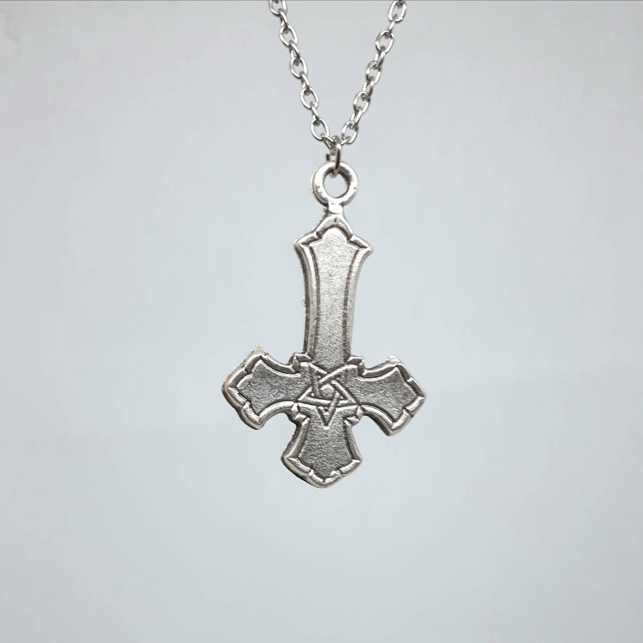 

Крест перевернутый