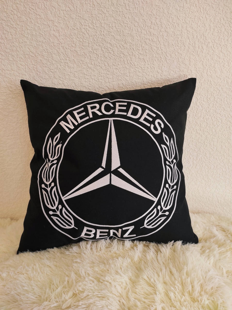 

Подарочная подушка Mercedes