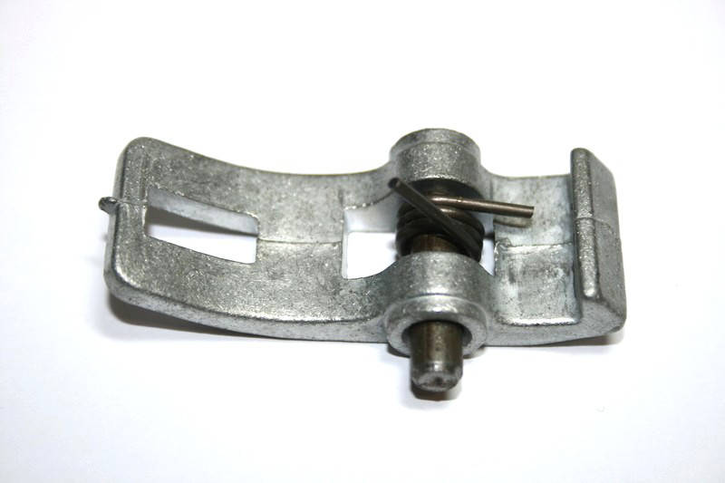 

Язычок багажника 2108 с оськой+пружинка