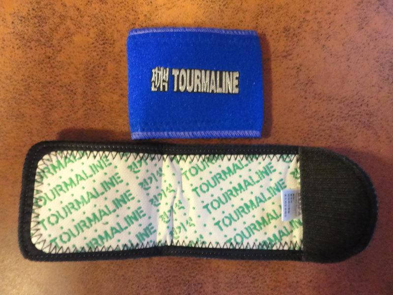 

Напульсники турмалиновые на руки