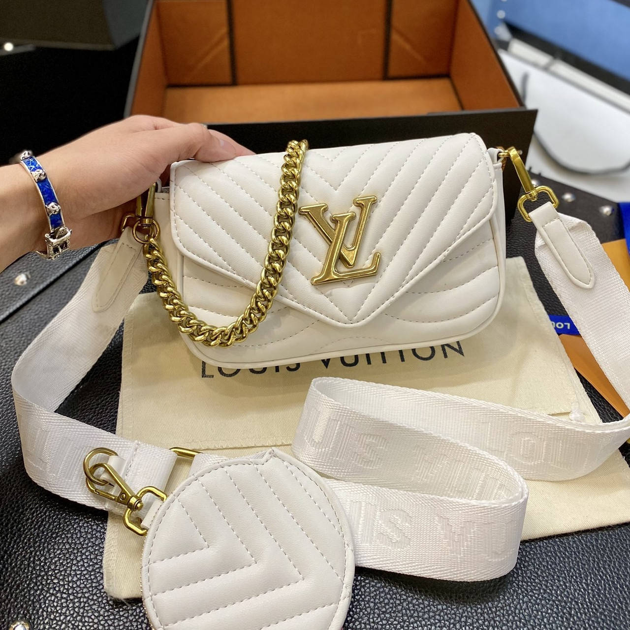 

Женская сумка louis vuitton new wave multi pochette white, Белый