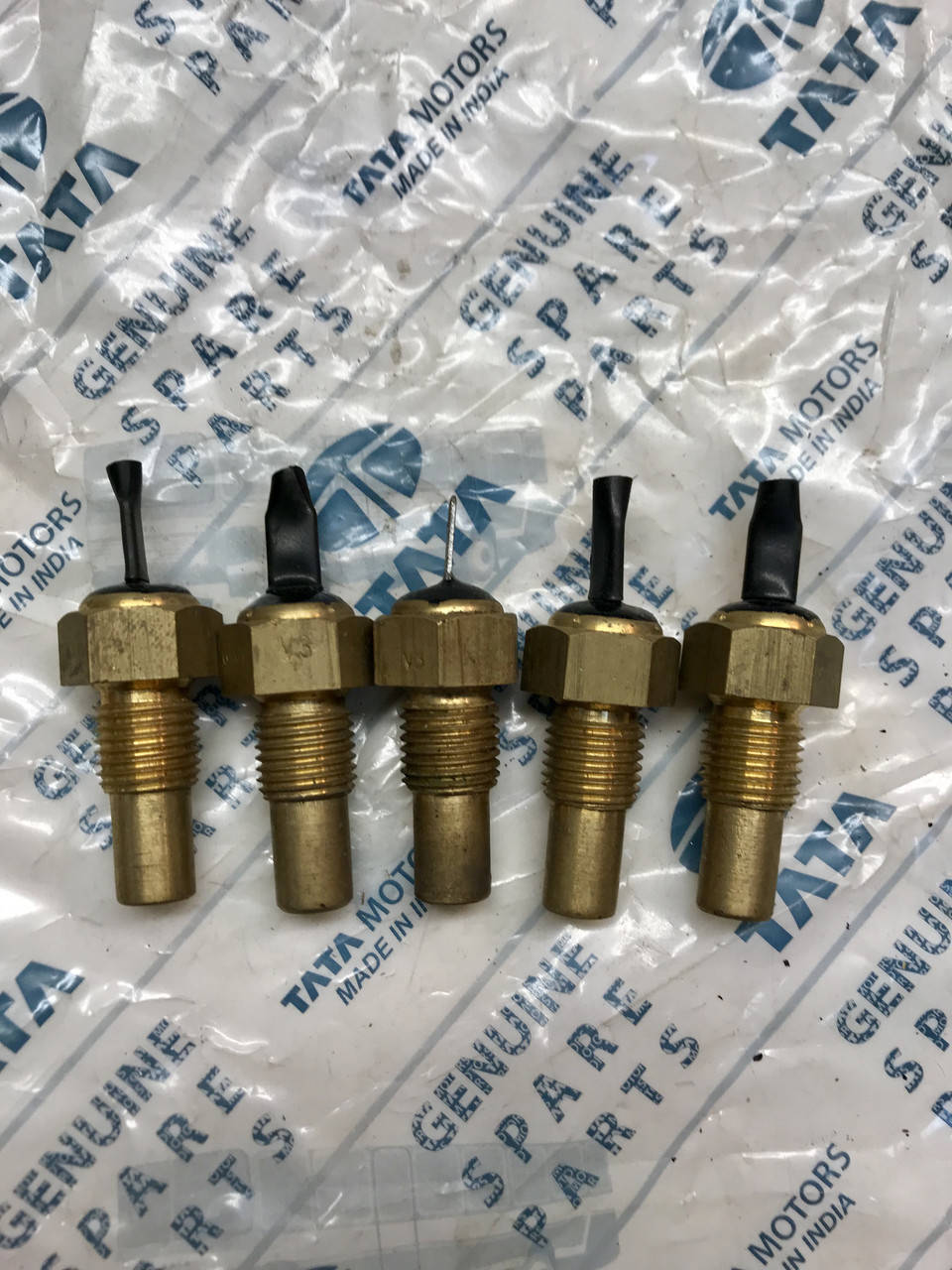 

Датчик указателя температуры охлаждающей жидкости (613 EII, EIII, 407) TATA MOTORS