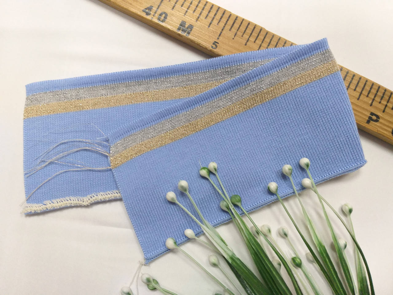 

Воротник М (голубой с серебряной и золотой полосами) (арт. 30753)