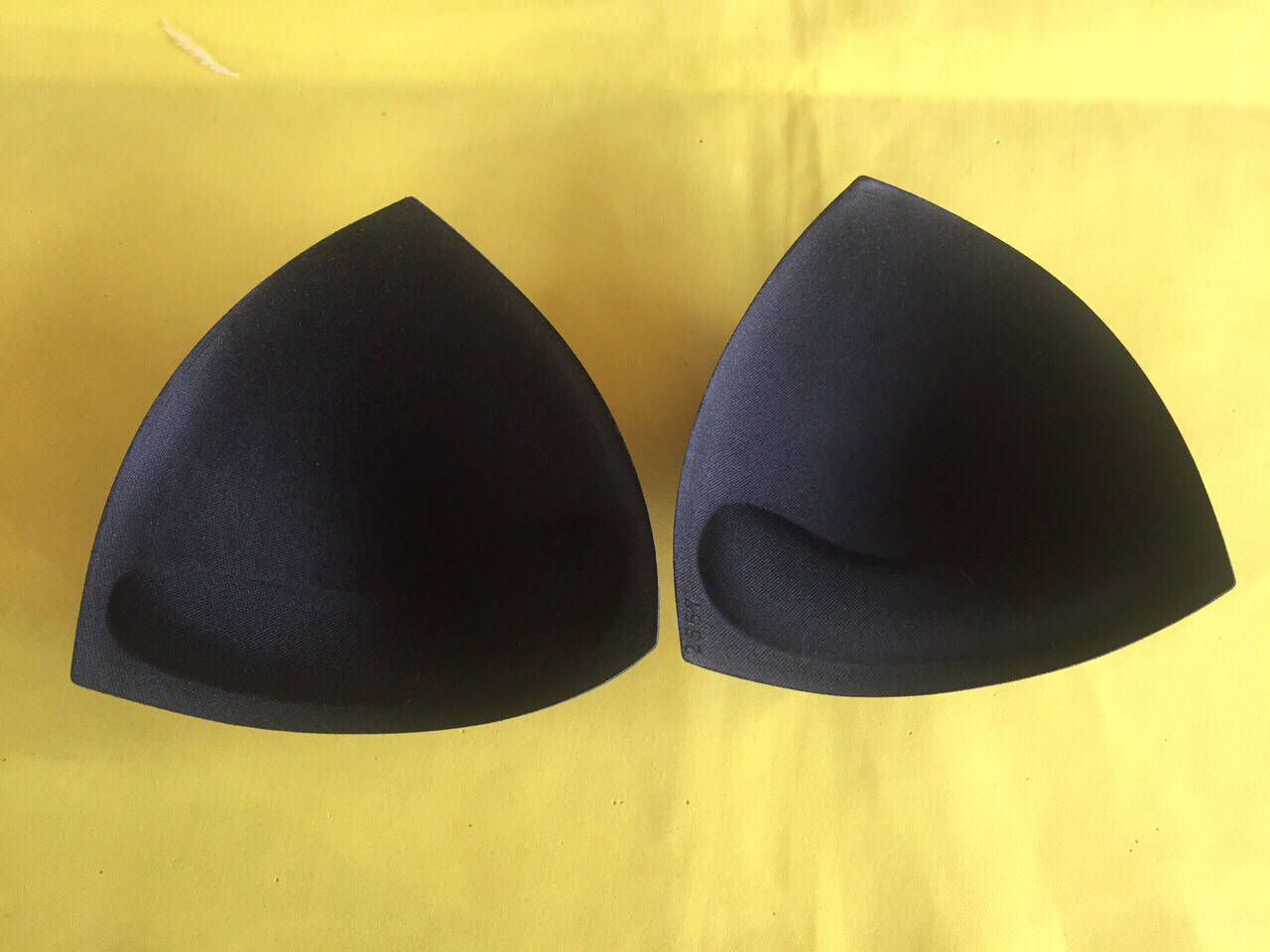 

Чашка треугольная для купальника push-up 14.50смх13см черный