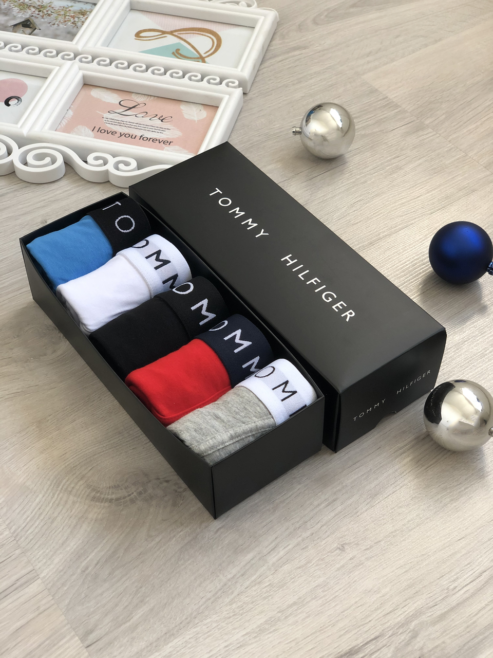 

Набор мужских трусов Tommy Hilfiger | 5 удобных боксерок в подарочной упаковке!