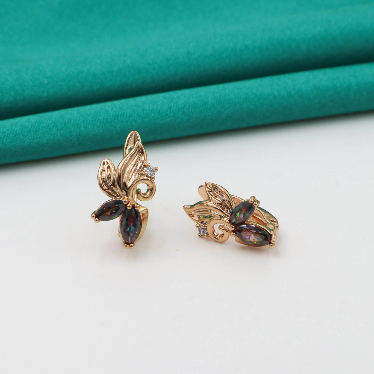 

Серьги "Цветок" с темным Swarovski, англ.замок, медзолото Xuping, 18К