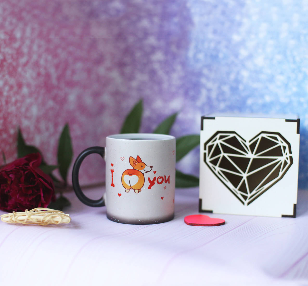 

Чашка хамелеон "I love you" с принтом, Черный