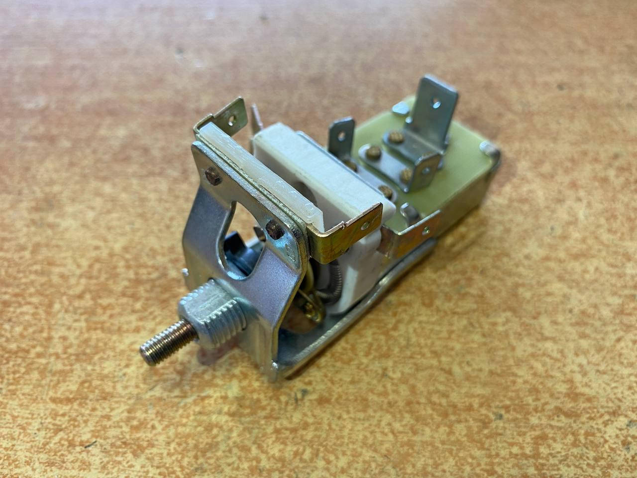 

Центральный переключатель света ГАЗ 3110 (411.3709)