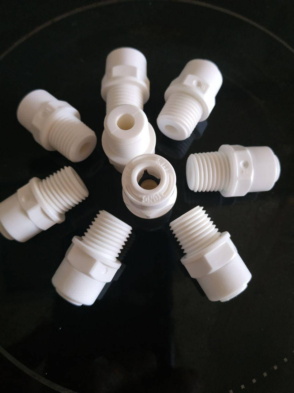 

Фитинг прямой 1/4"-1/4" (трубка-резьба)