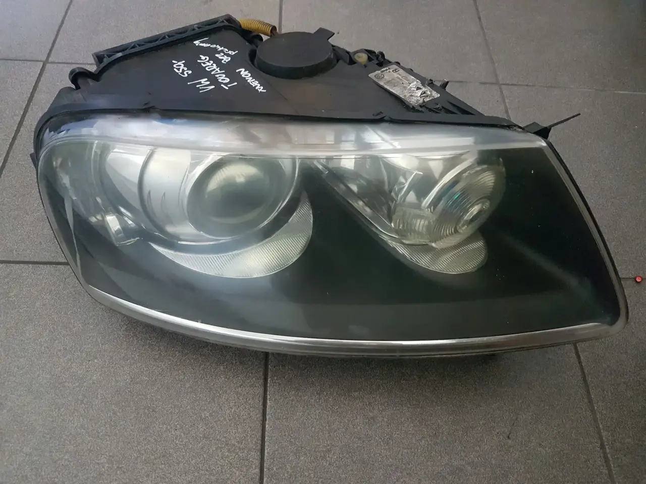 

Фара VW TOUAREG 7L6941016AM XENON C под заказ 2-4 дн