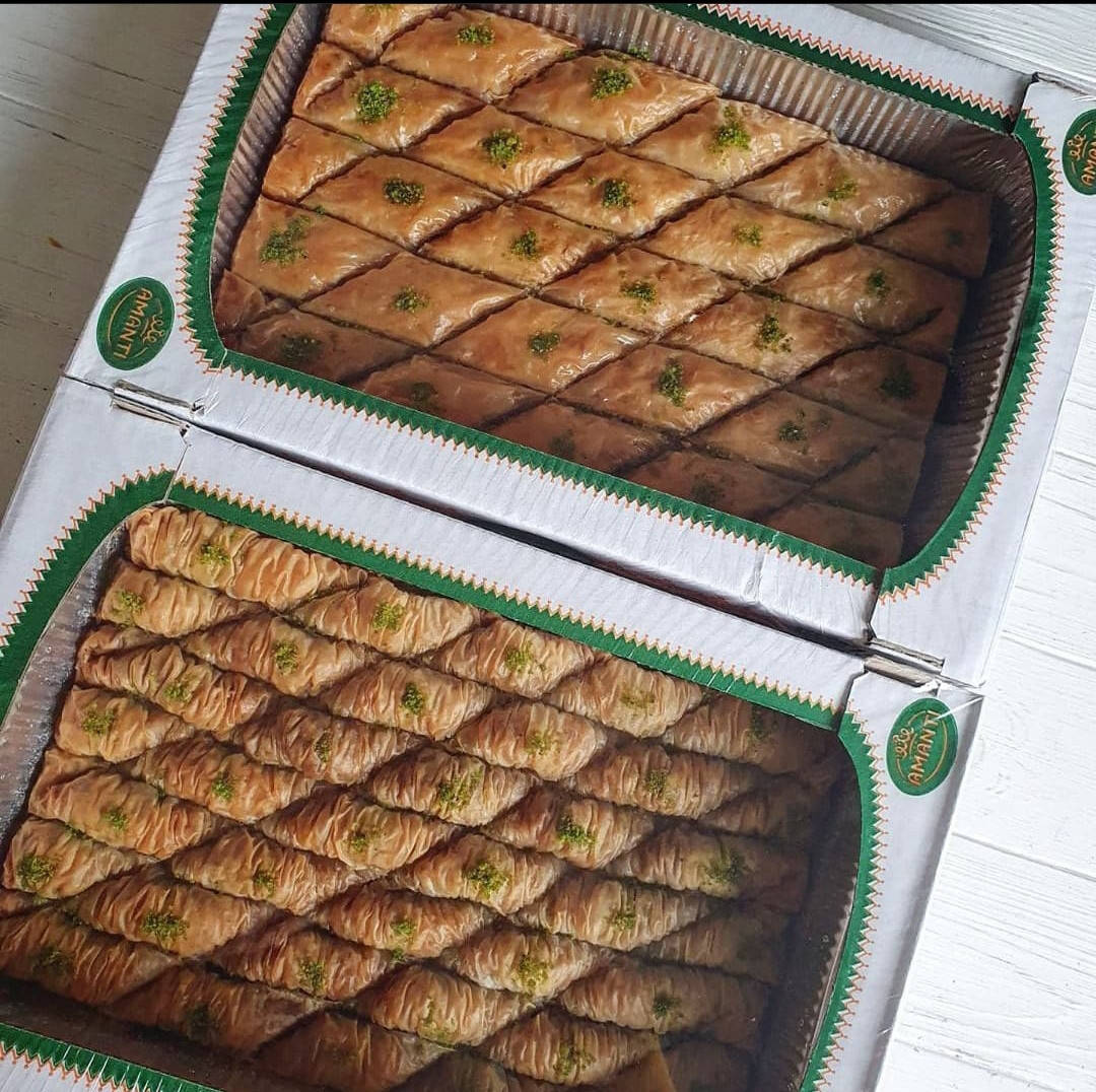 

Пахлава с орешками и фисташками