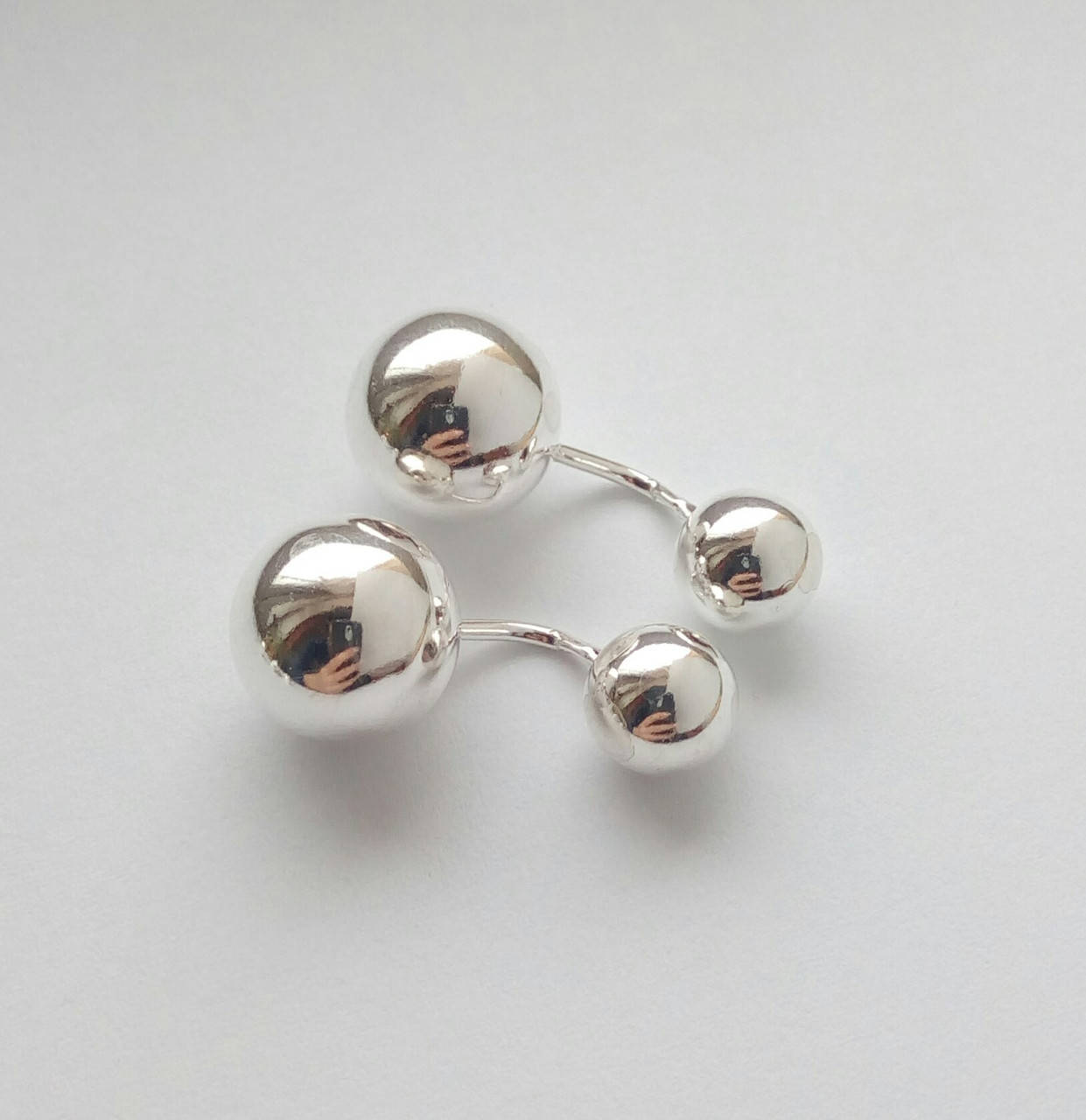 

Серьги - пусеты серебряные "Диор - Dior" изогнутые