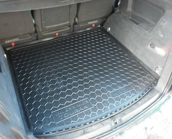 

Резиновый коврик в багажник Volkswagen Touran 2003-2016, Черный
