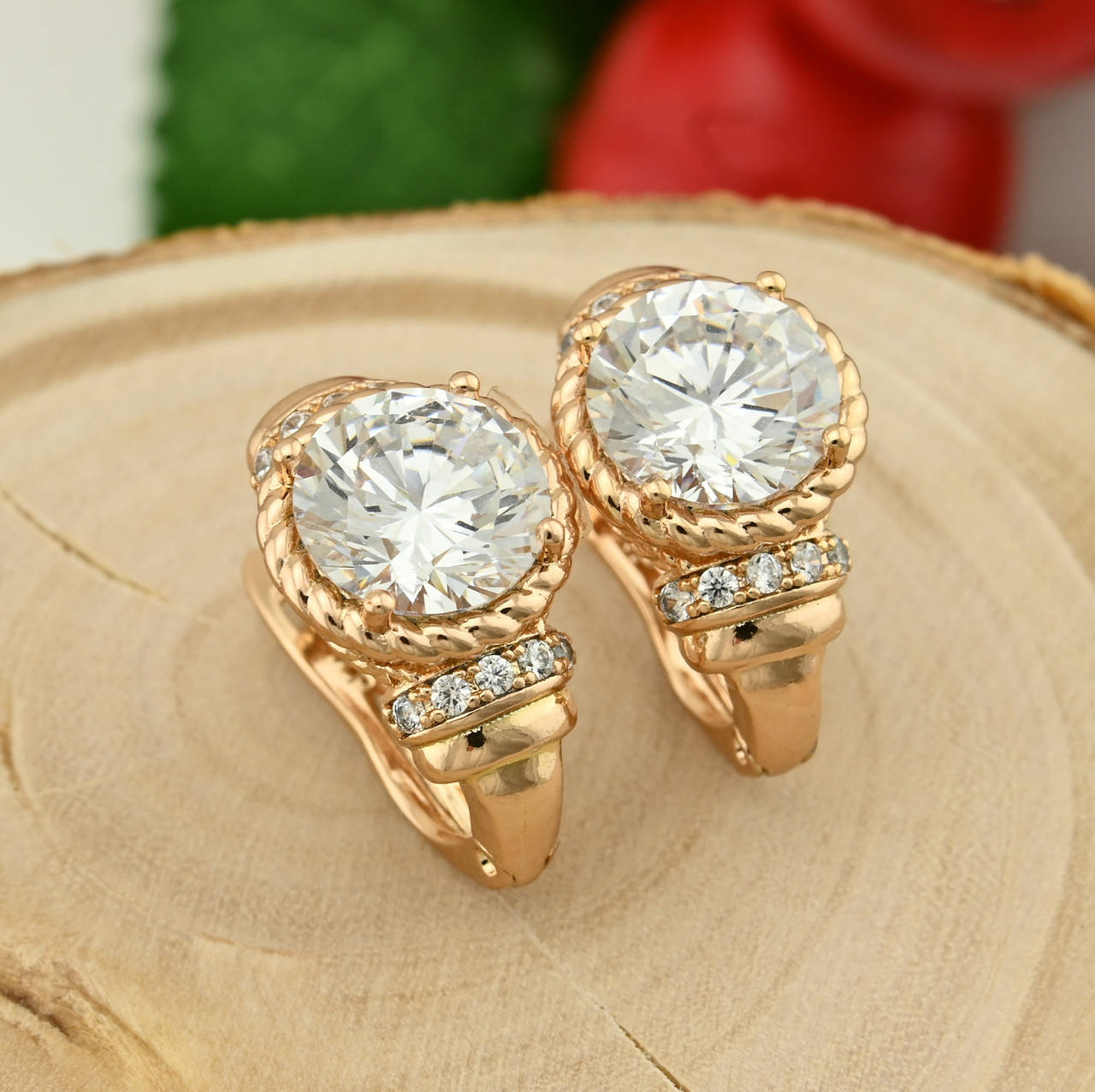 

Серьги Xuping 27553 размер 16х10 мм вес 4.7 г белые фианиты позолота 18К